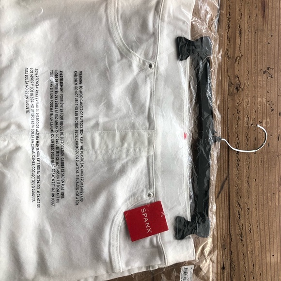 SPANX White Distressed Skinny Jeans - Picture 6 of 10